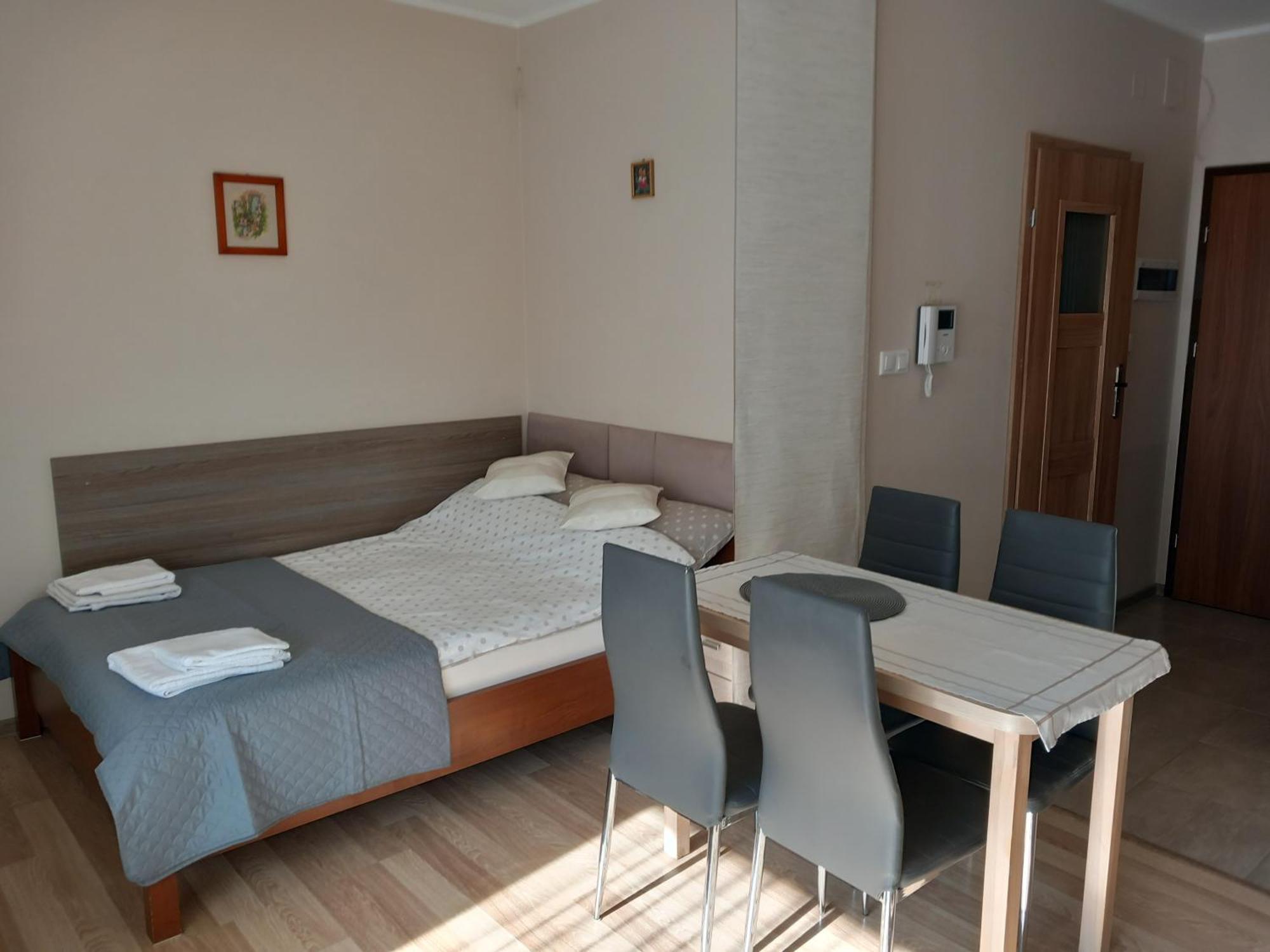 Apartament Jelenia Gora - Cieplice Buitenkant foto